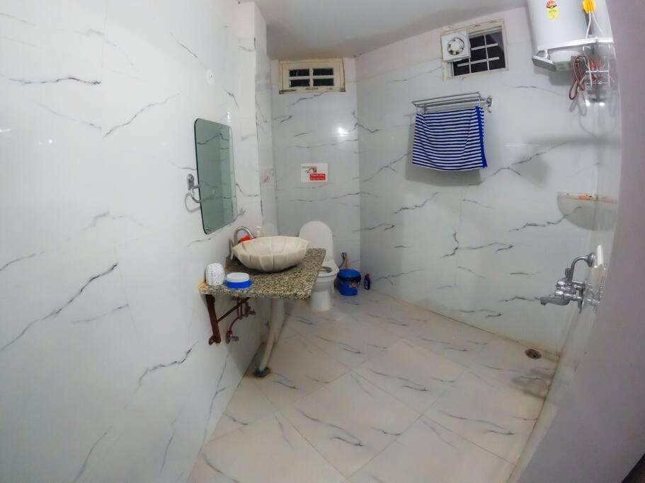 Blue Door Villa By Homeyhuts Rajpur Exterior photo