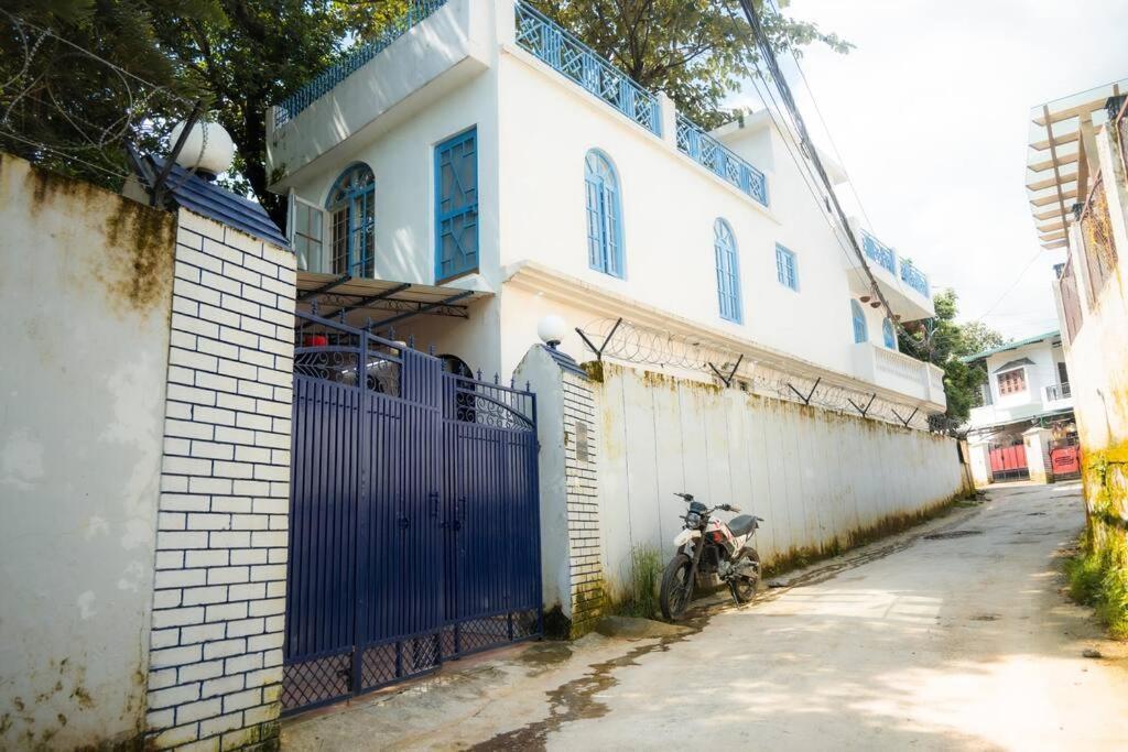 Blue Door Villa By Homeyhuts Rajpur Exterior photo